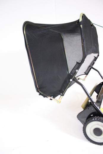 LEAVY 120 Rasenkehrmaschine